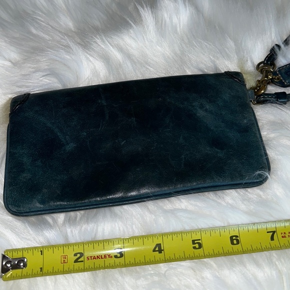 π₯π₯π₯RARE C O A C H wristlet- Blue Leather-white hair - Great Condition!!π₯π₯π₯ - Picture 12 of 12